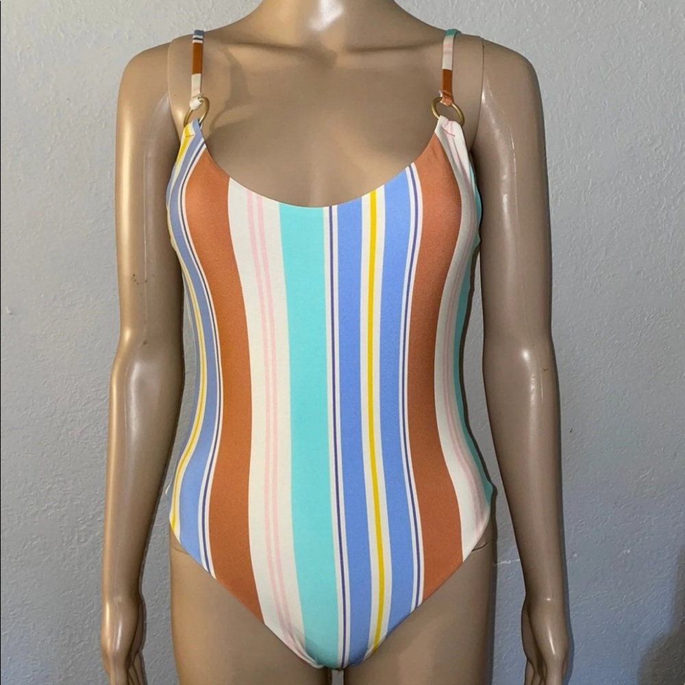Dolce Vita Strappy Ringed 1pc Swimsuit 
Size XS